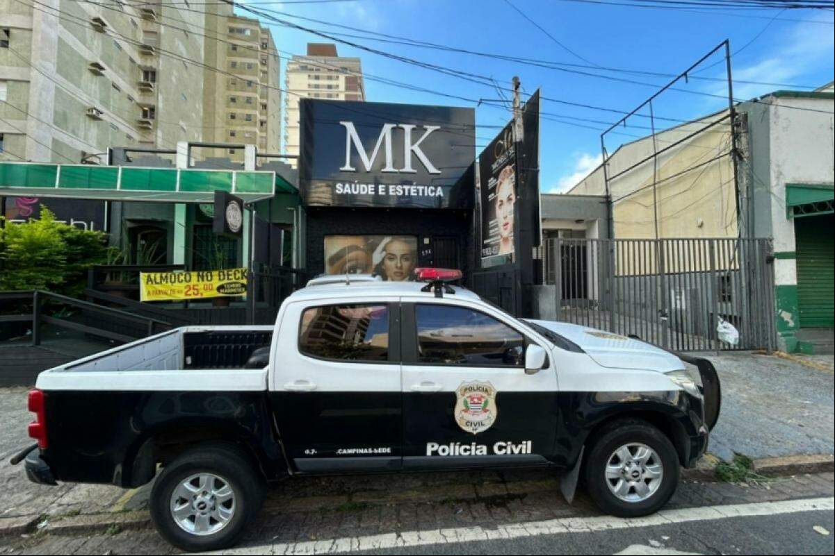 Casal é preso por crimes de saúde em clínica irregular; local foi lacrado pela Polícia Civil.